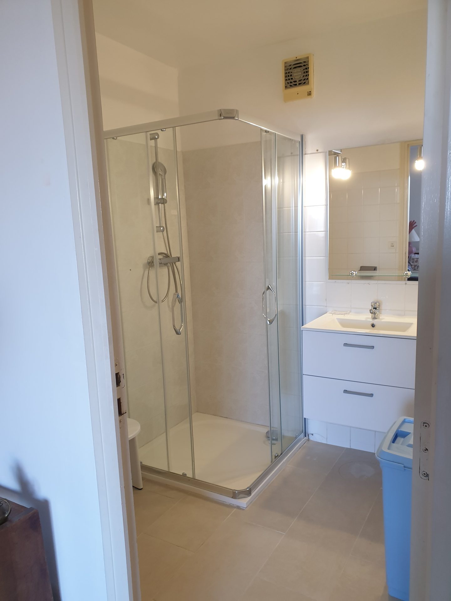 Bathroom of Bagatelle with shower