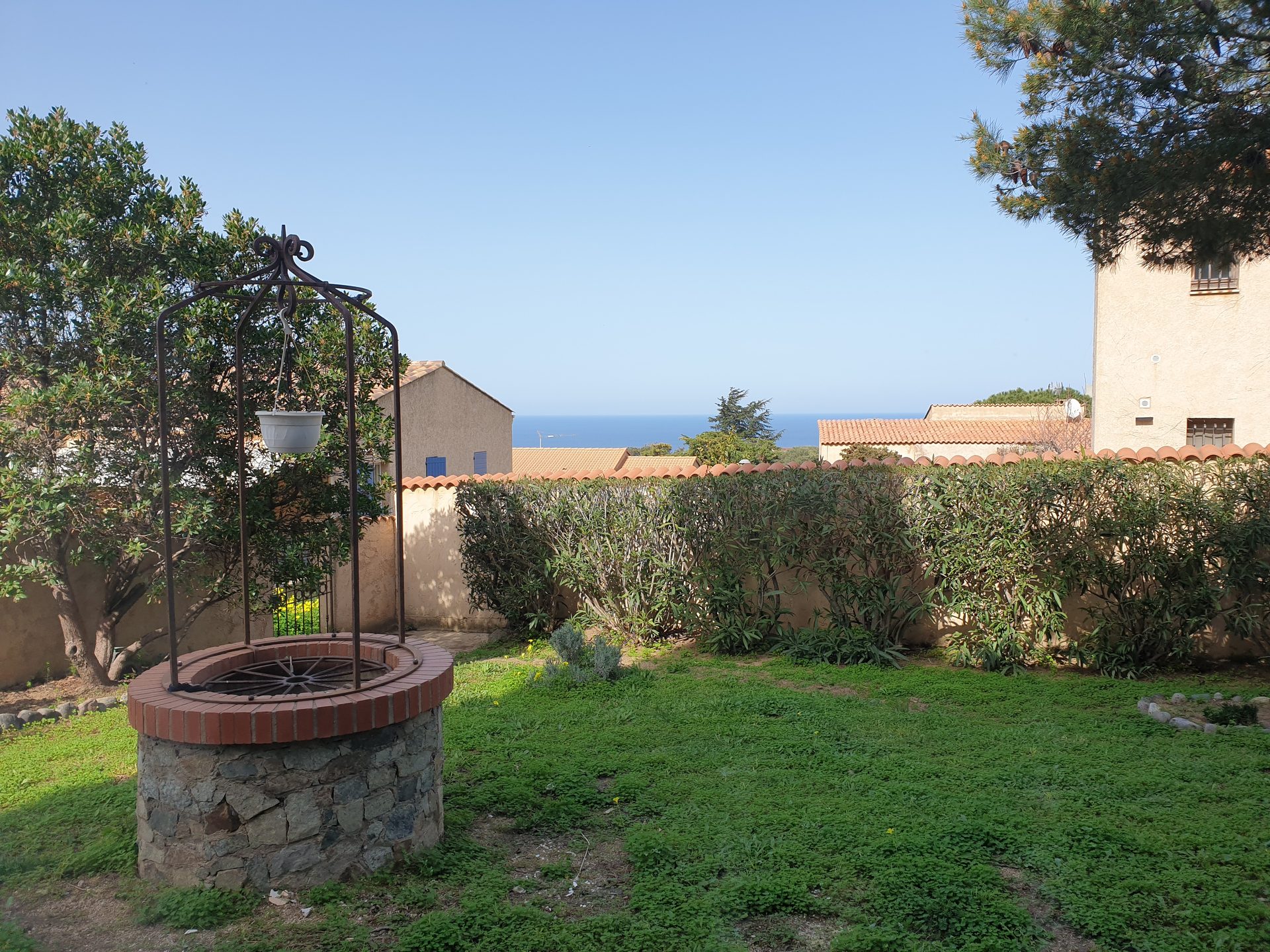 Garden of the property with sea view near Monticello