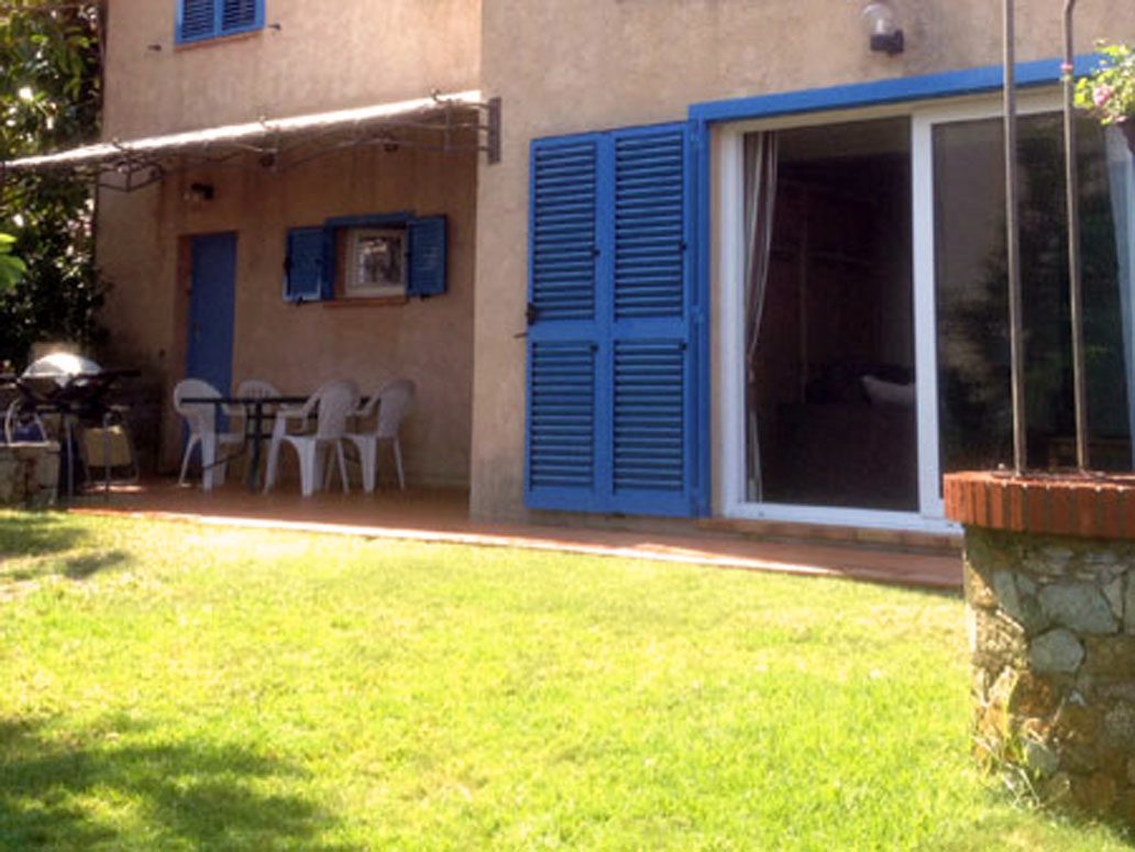 Front of Bagatelle and outdoor terrace