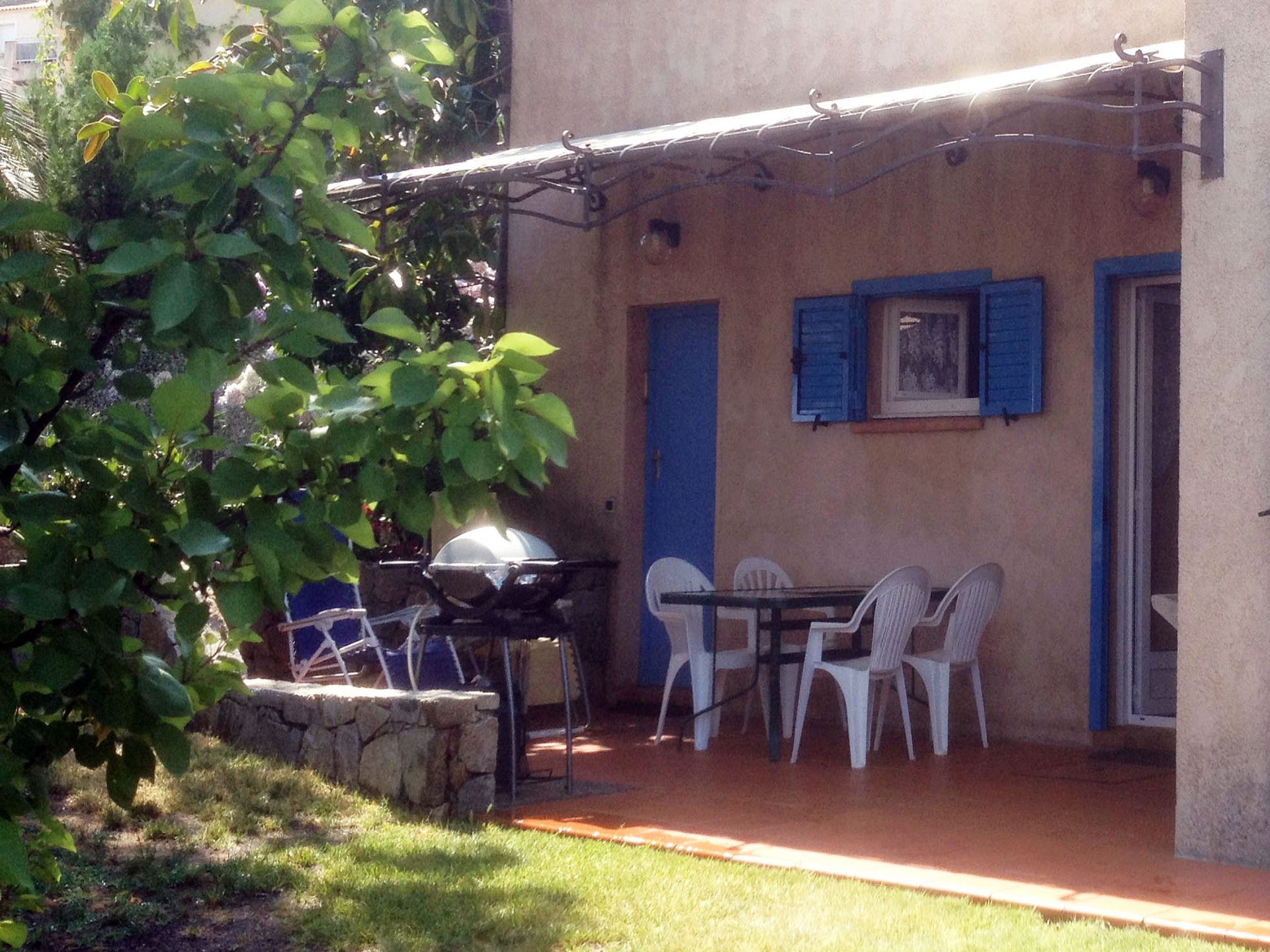 Terrace of Bagatelle with table and chairs
