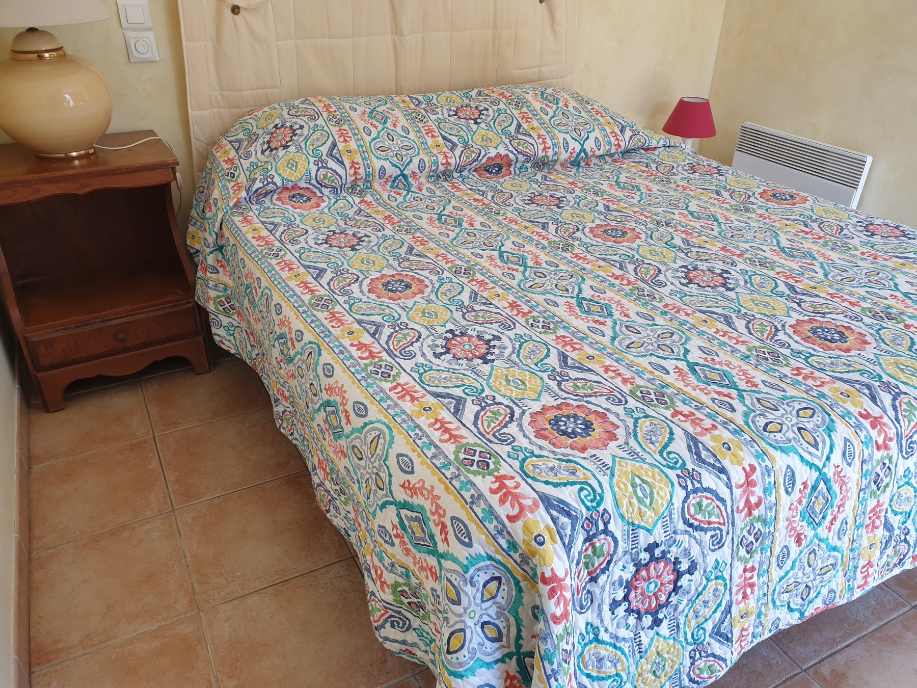 Chambre de NewJade avec lit de 160 cm
