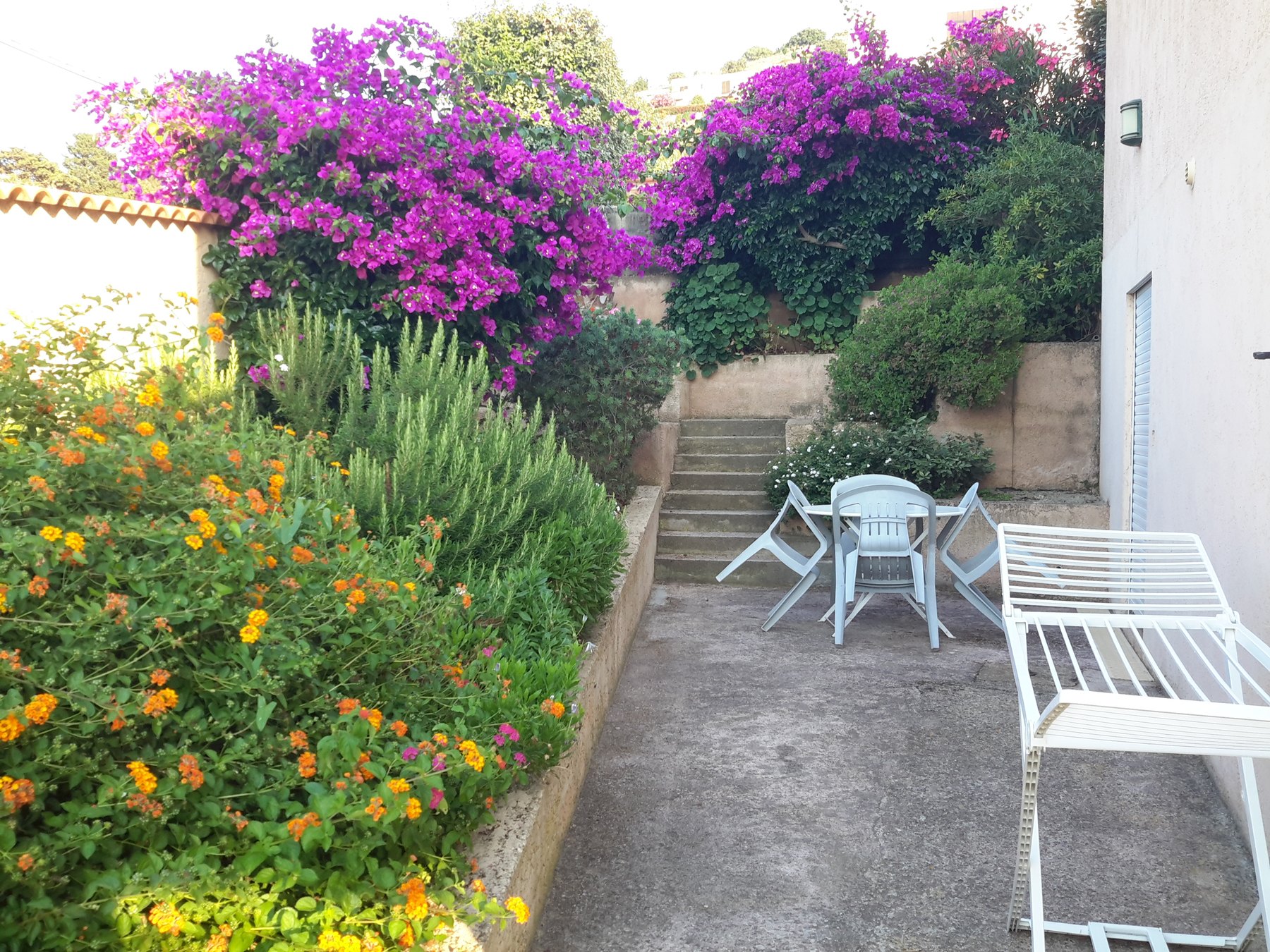 Terrasse accessible depuis la chambre de NewJade